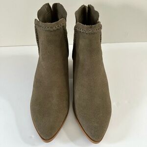 Dolce Vita Olive Green Suede Heeled Women’s Ankle Boots, size 9.5, NWOT